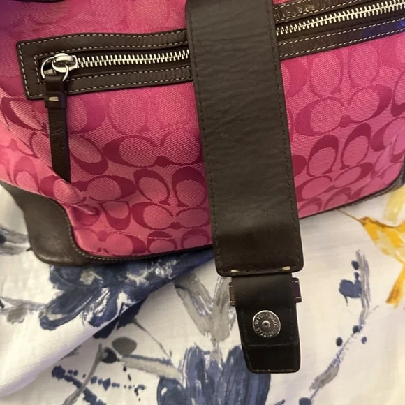 COACH Hampton Signature Collection Magenta STYLE F13022 - Picture 9 of 15